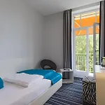 Hotel Sure By Western - Lu8 Business Vital