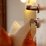 Sure By Western - Lu8 Business Vital Hotel