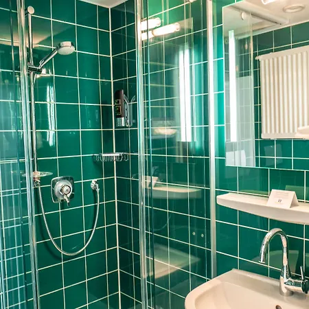 Sure By Western - Lu8 Business Vital Hotel