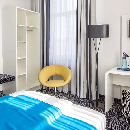 Sure By Western - Lu8 Business Vital Hotel
