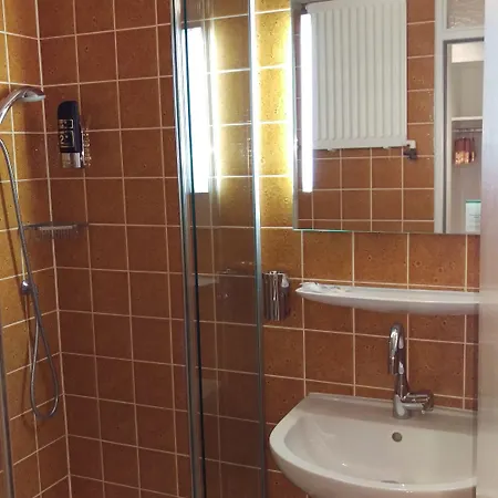 Hotel Sure By Western 3*