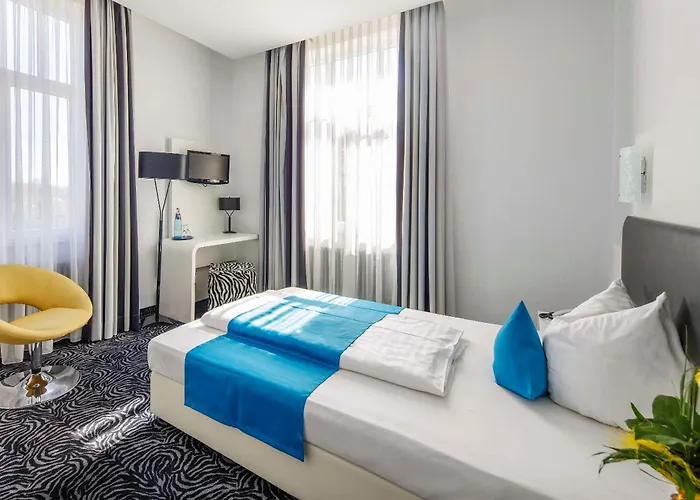 Hotel Sure By Western 3*