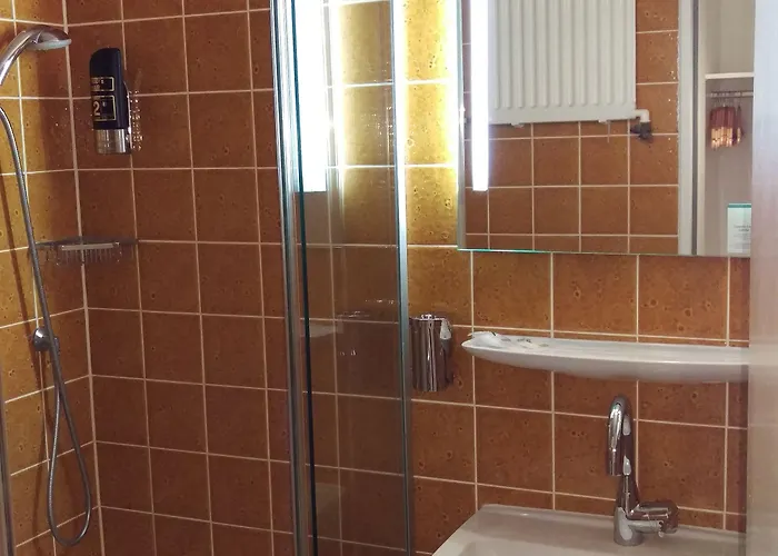 Hotel Sure By Western 3*